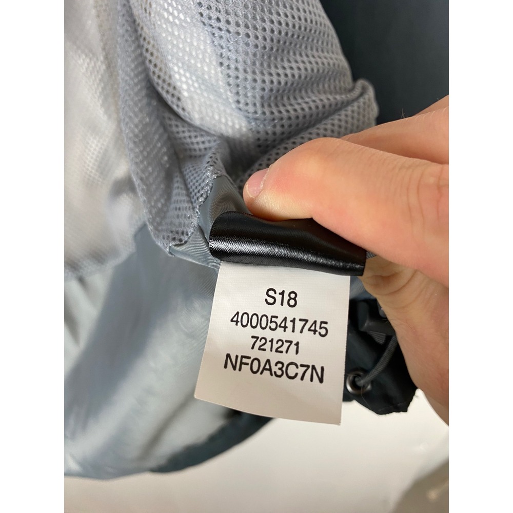 The North Face DryVent Rain Jacket Womens Small Gray Pink NF0A3C7N Waterproof - Picture 7 of 7